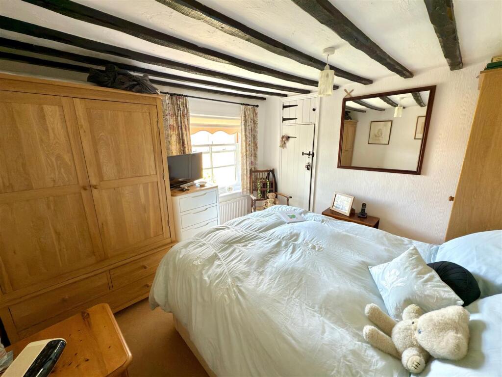 BED 1.jpg