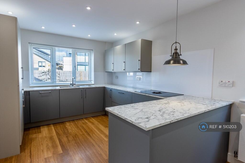 Kitchen/Dining Area