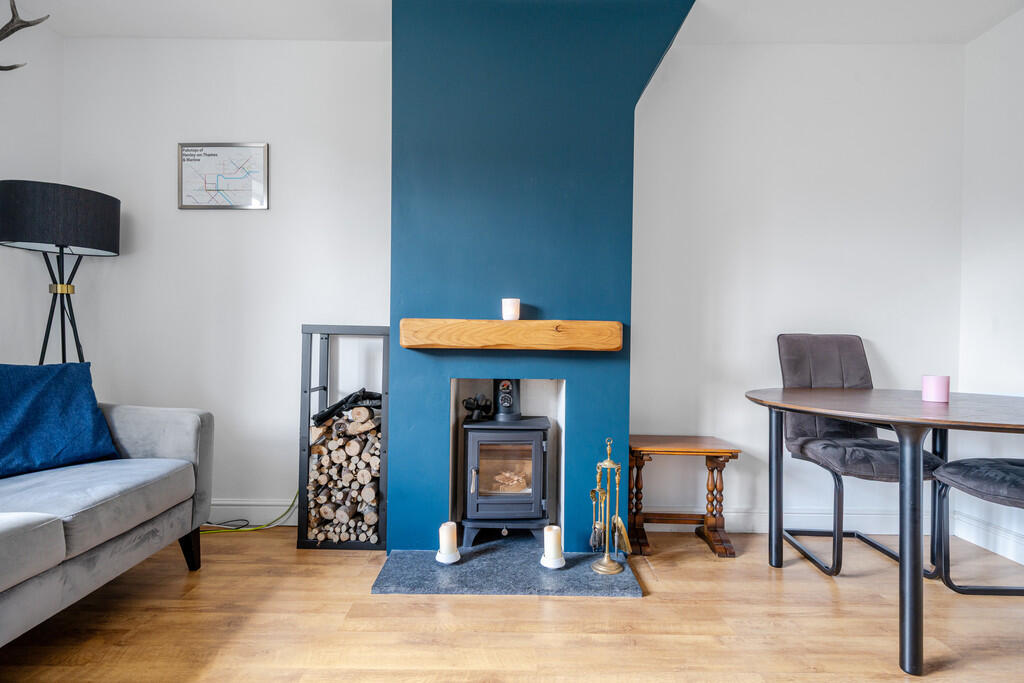 1303830-16-683dcd...