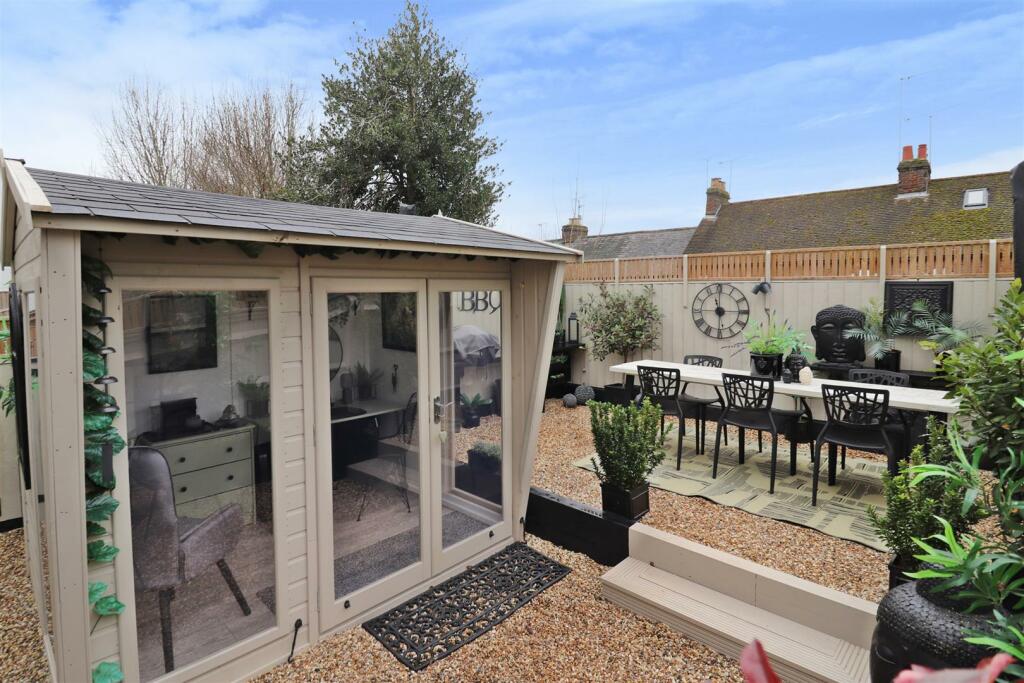 9016842-100981-133783281150141547-e8f7da2f-e4cb-cc