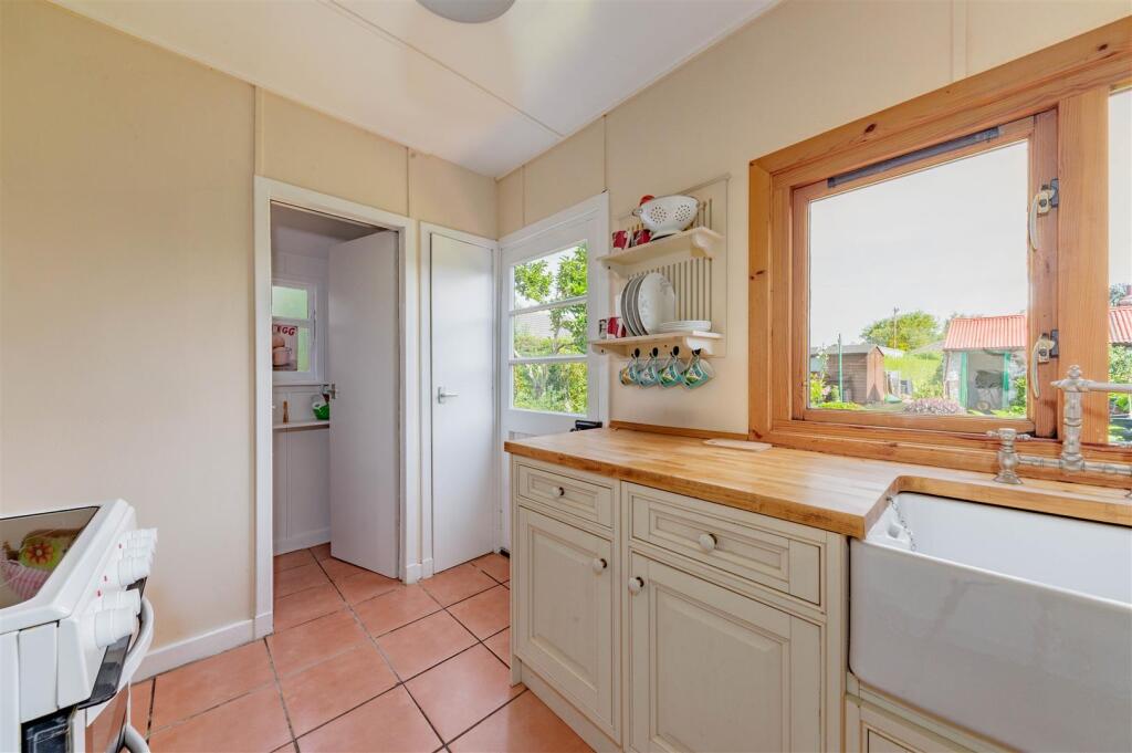 Locheil Cottage, 8 Rosewell Road Kirriemuir-7.JPG