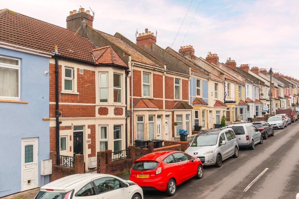 1A1R6BR - External A.jpg