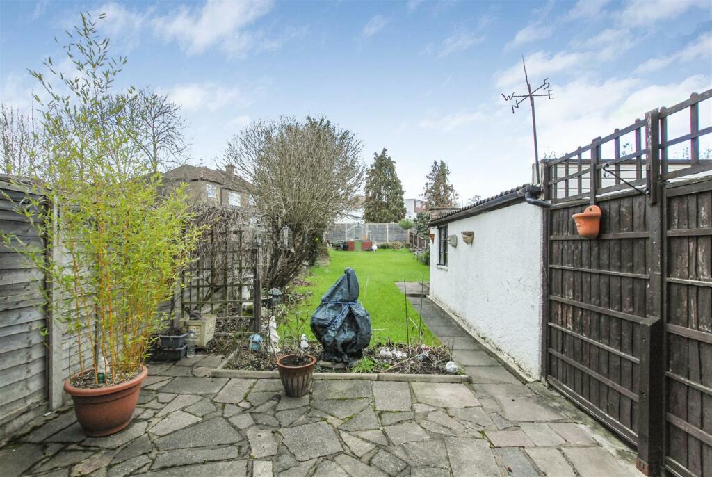 garden 2.jpg