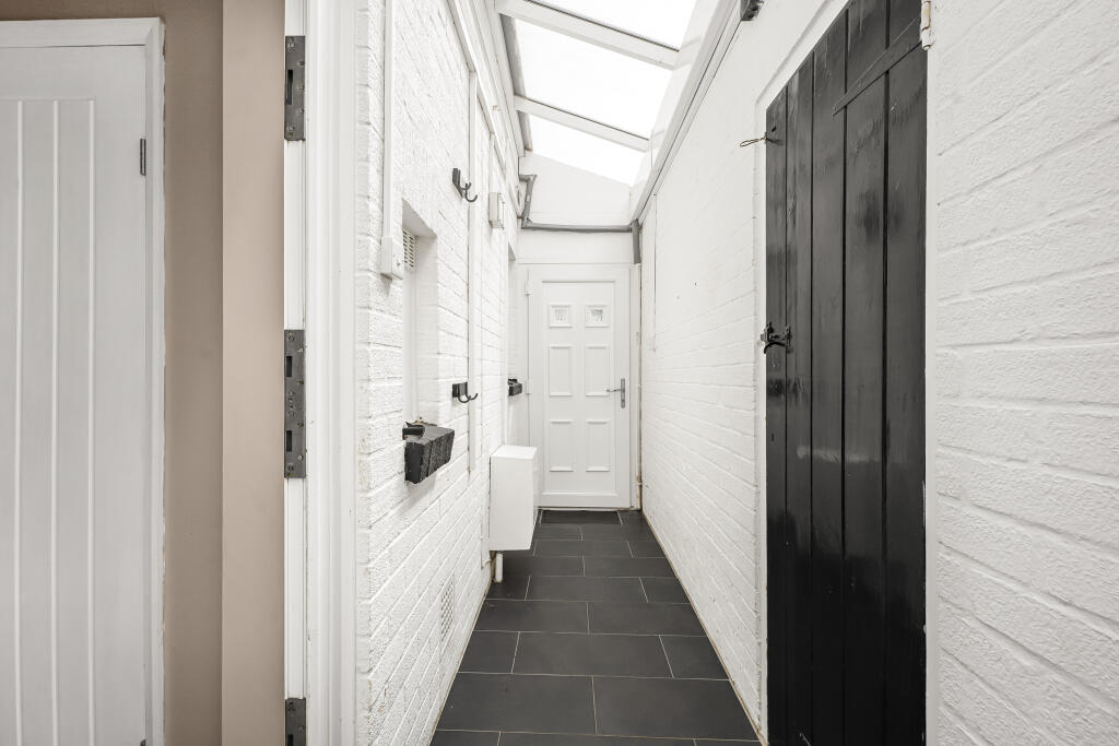 Side hallway