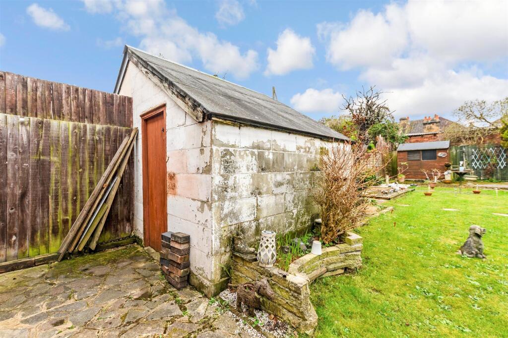 Workshop/Outbuildings