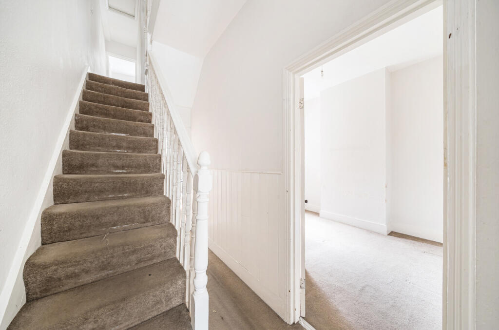 1389491-5-69401f8...