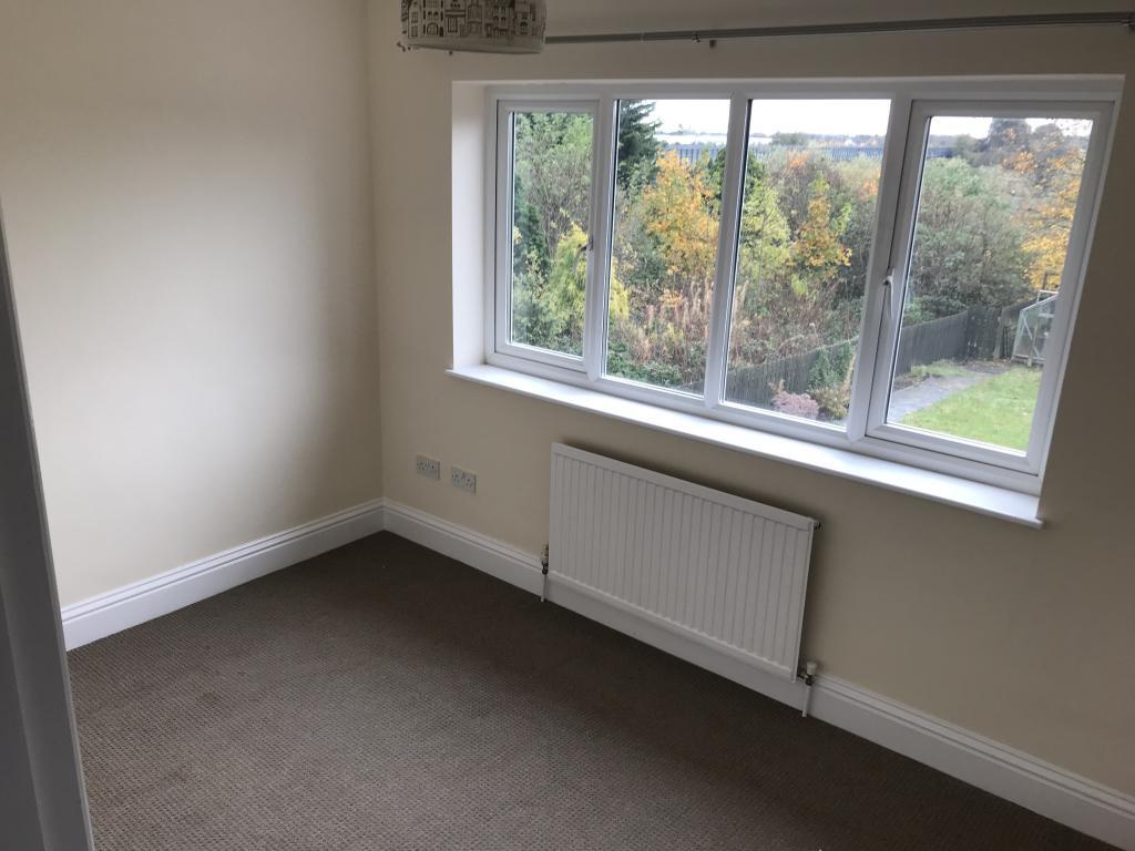 rear centre bedroom