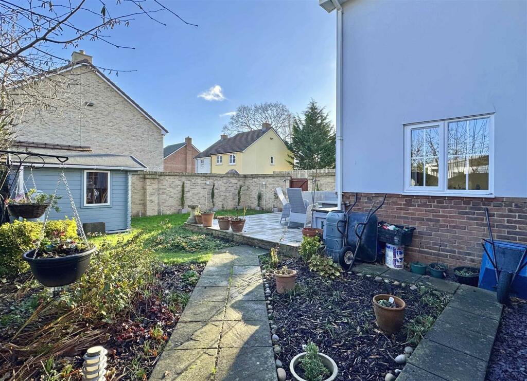 Rear Garden b.jpg