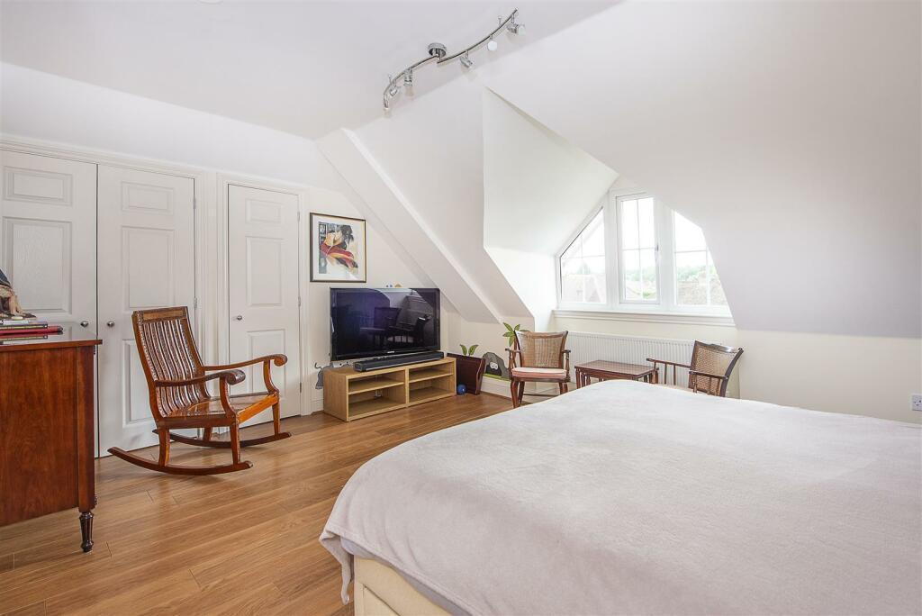 79-couchmore-0003.jpg