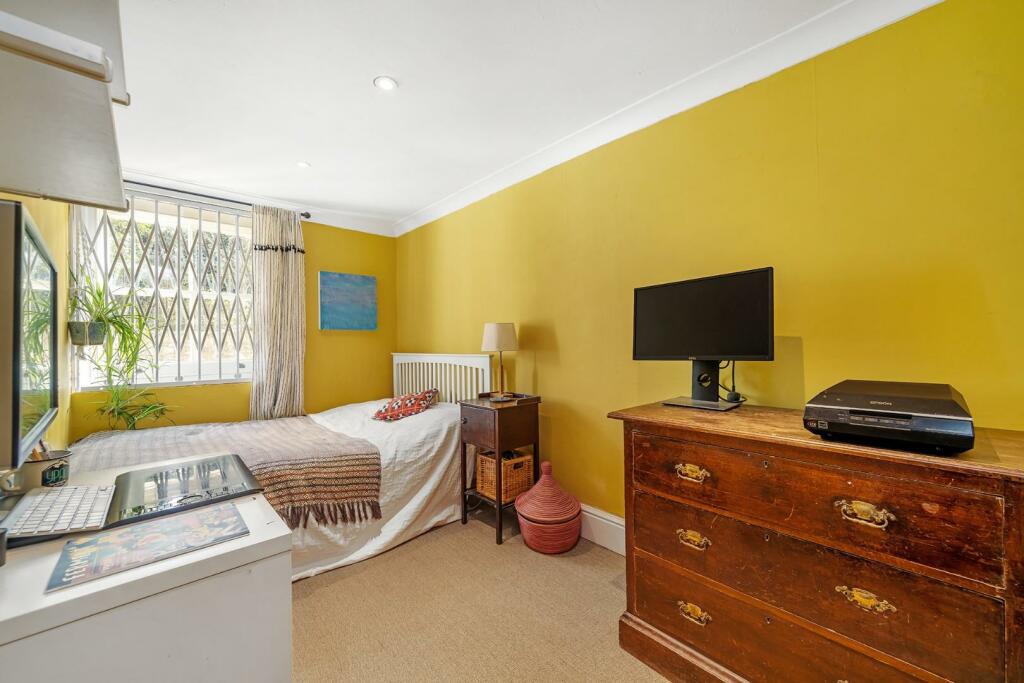 Bedroom 2.JPG
