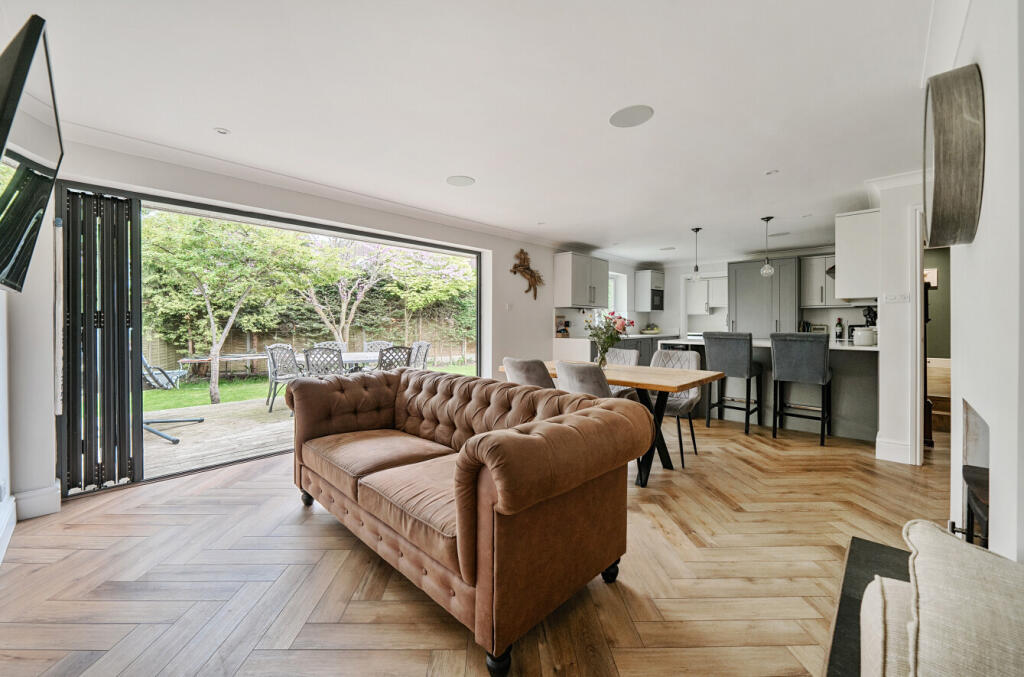 13-6821e3d84e081-...