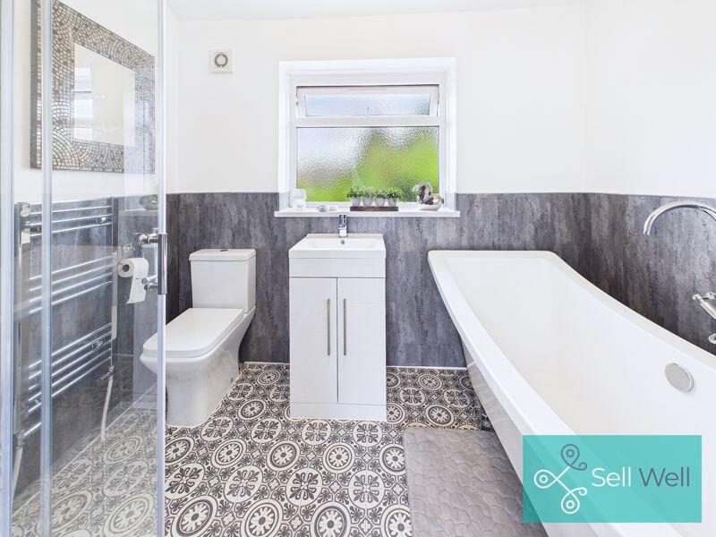 Master En-Suite