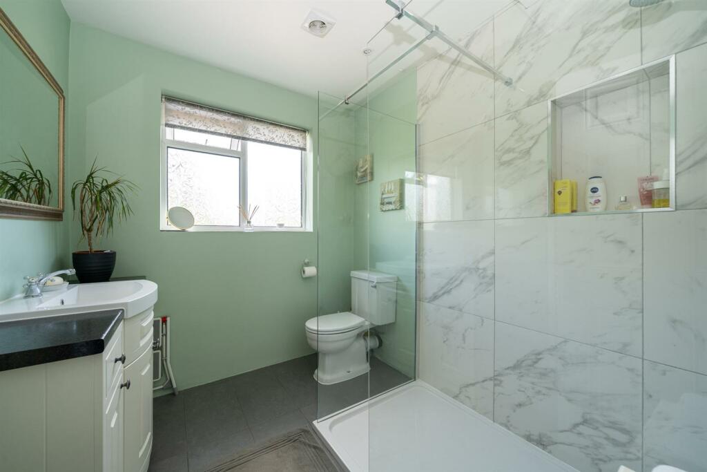 35-Tavistock-Ave-08547.jpg