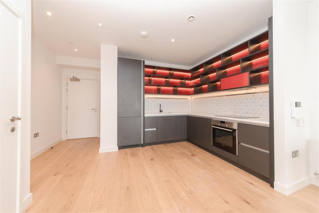 Kitchen         .jpg