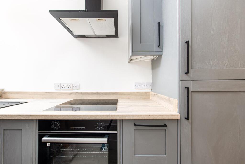 Kitchen_2.jpg