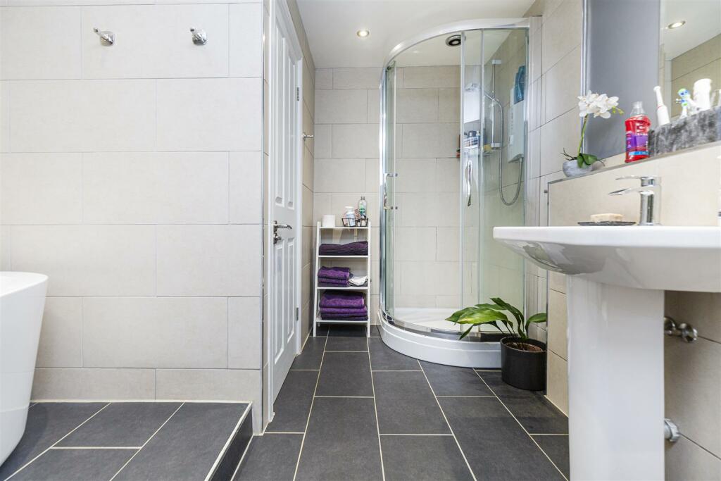 Bramleys Estate Agents - Blacksmiths Fold (25).jpg