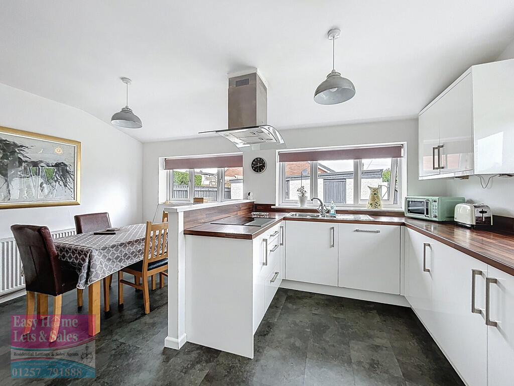 Kitchen/Dining Ro...
