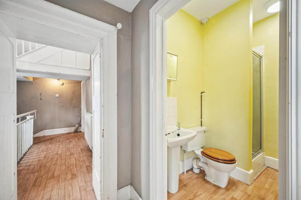 Shower Room.jpg