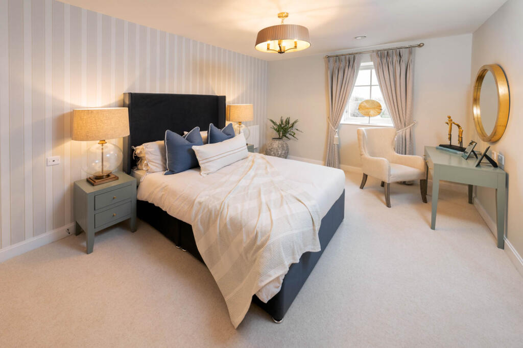 Hawkesbury Place, Stow-on-the-Wold - Typical Bedroom 
