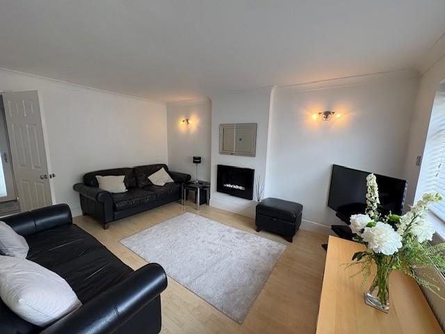 16 Dene Hollow 9.jpg