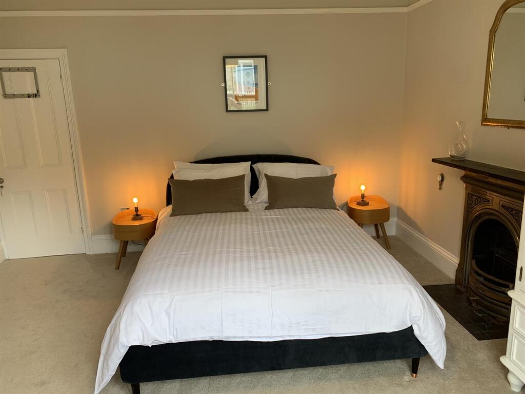 Bed1a.JPEG