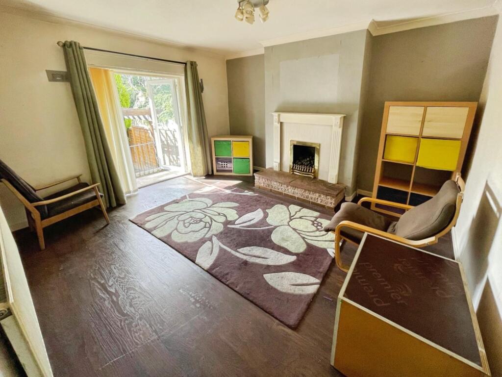 8bac936d-Living 201.jpg