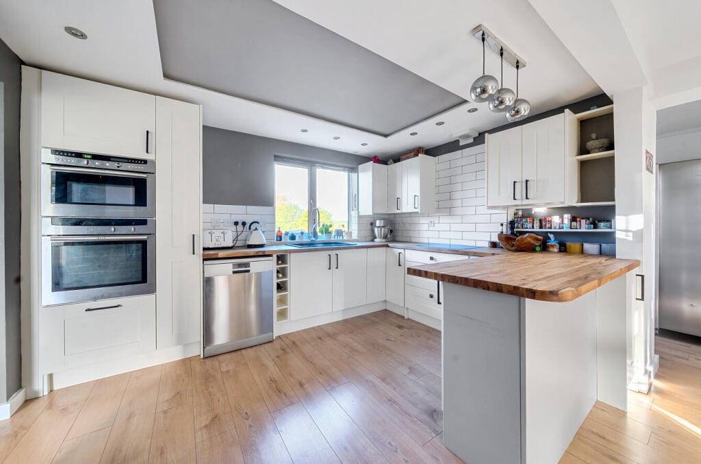 1371522-3-68fb401...