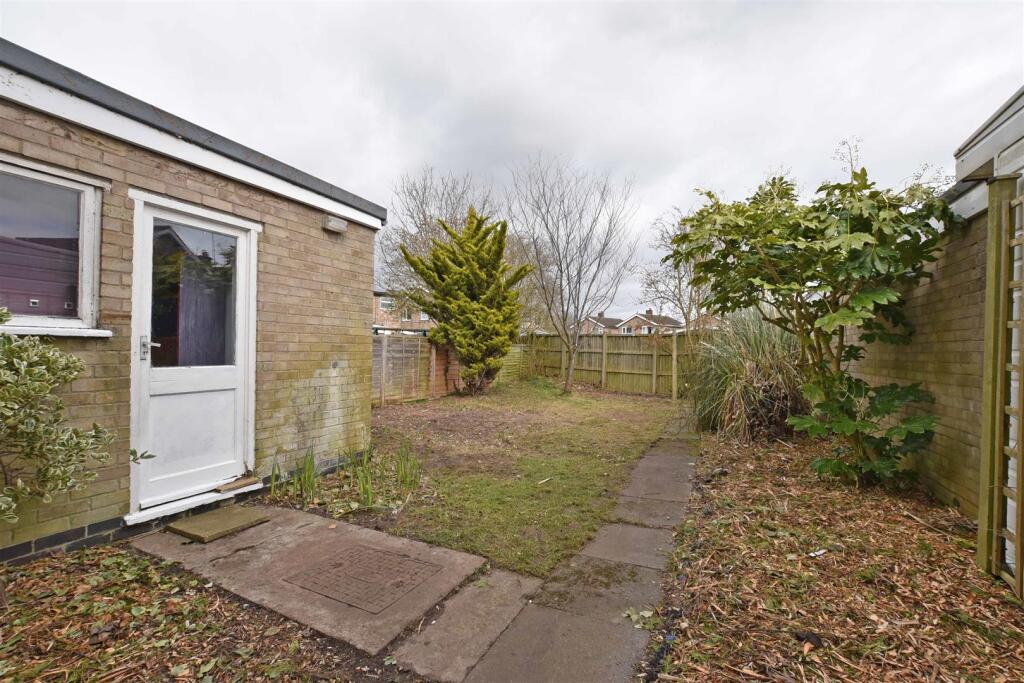 Rear Garden ii.jpg