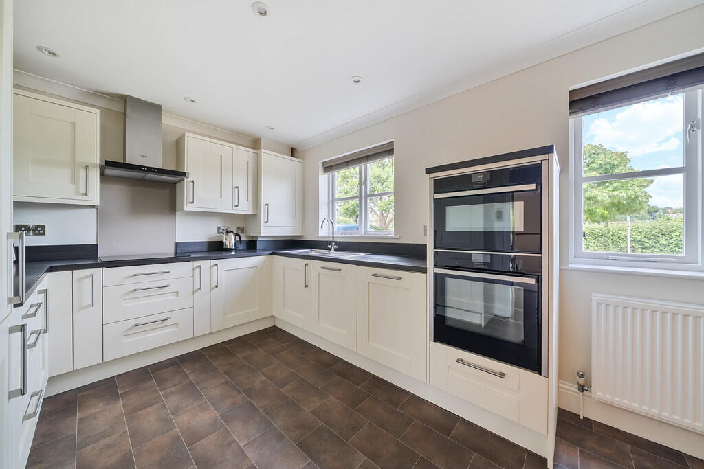 1301772-1-683882e...