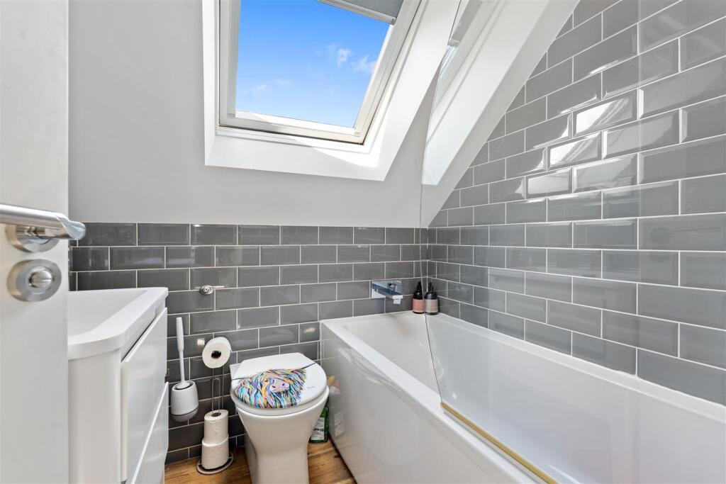 En-Suite Bathroom