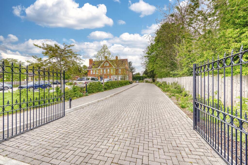 -12 Memorial Hall-21_HDR 1-05.jpg