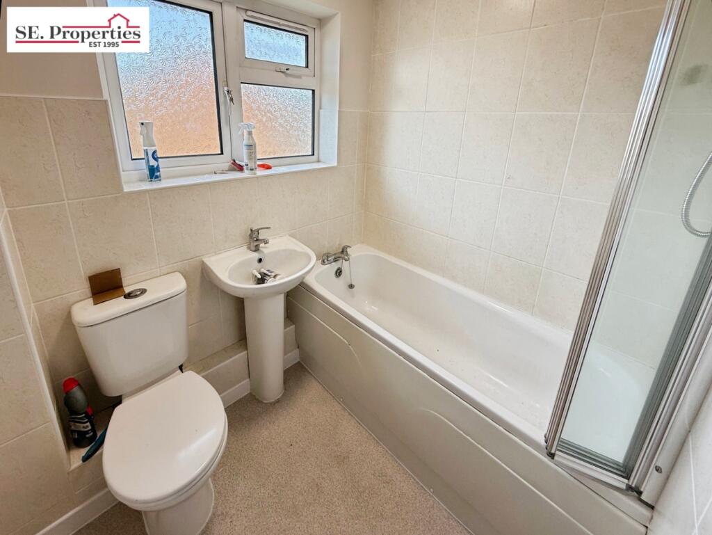 pbox-bathroom-344038.jpg