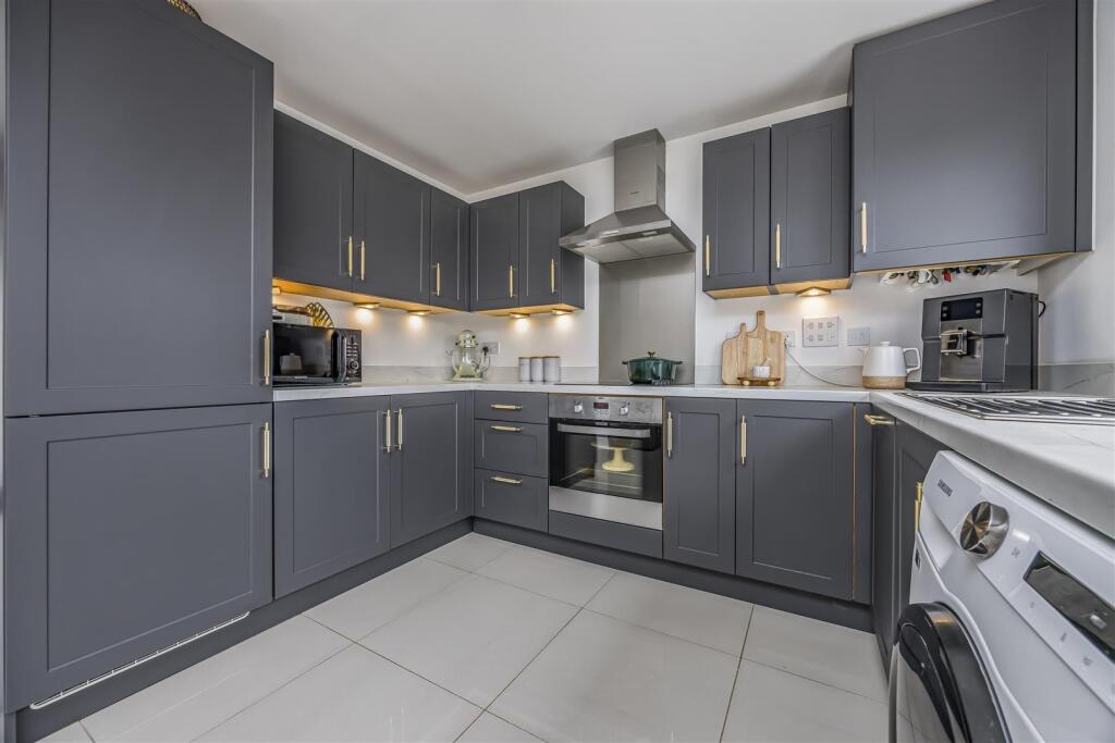 3 Mulberry Walk, Bedhampton-PorticoMarketing-SoldB