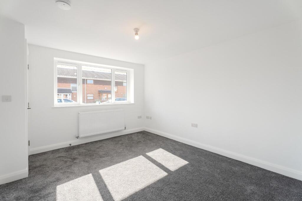 100c Broad Street-2.jpg
