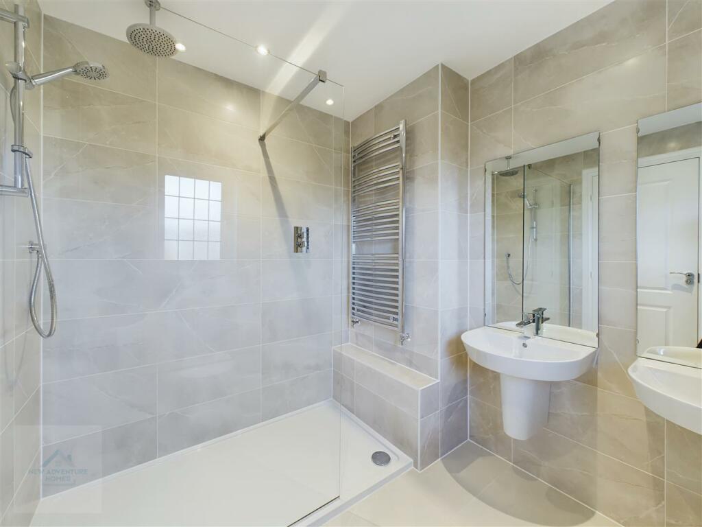 Master En-Suite