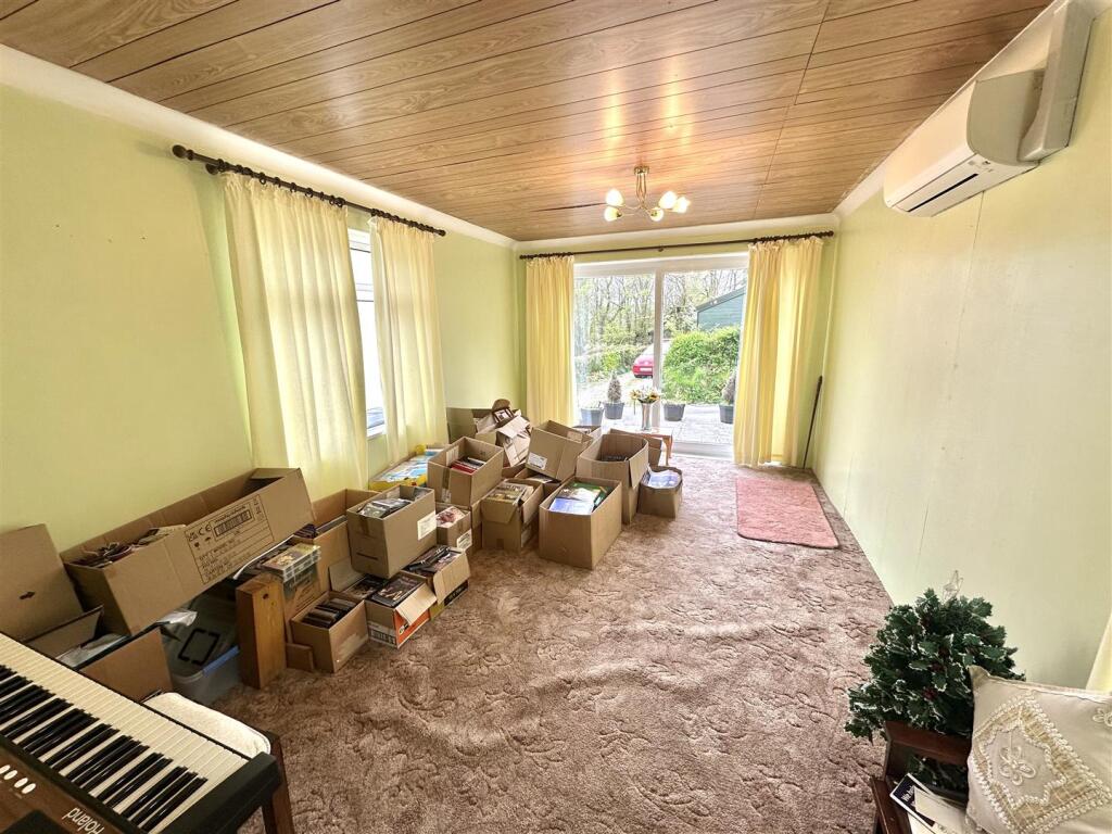 Sun Room / Bedroom 3