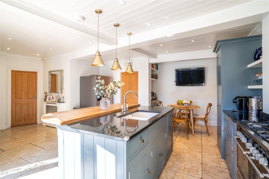 Kitchen/Breakfast Rm