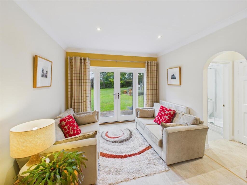 Games/Sitting Room/Annexe