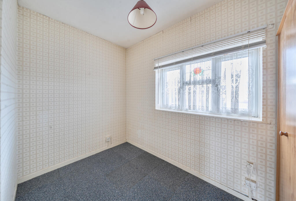 1347943-9-68b9aaf...