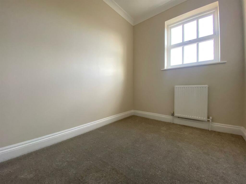 Bedroom 4.jpg