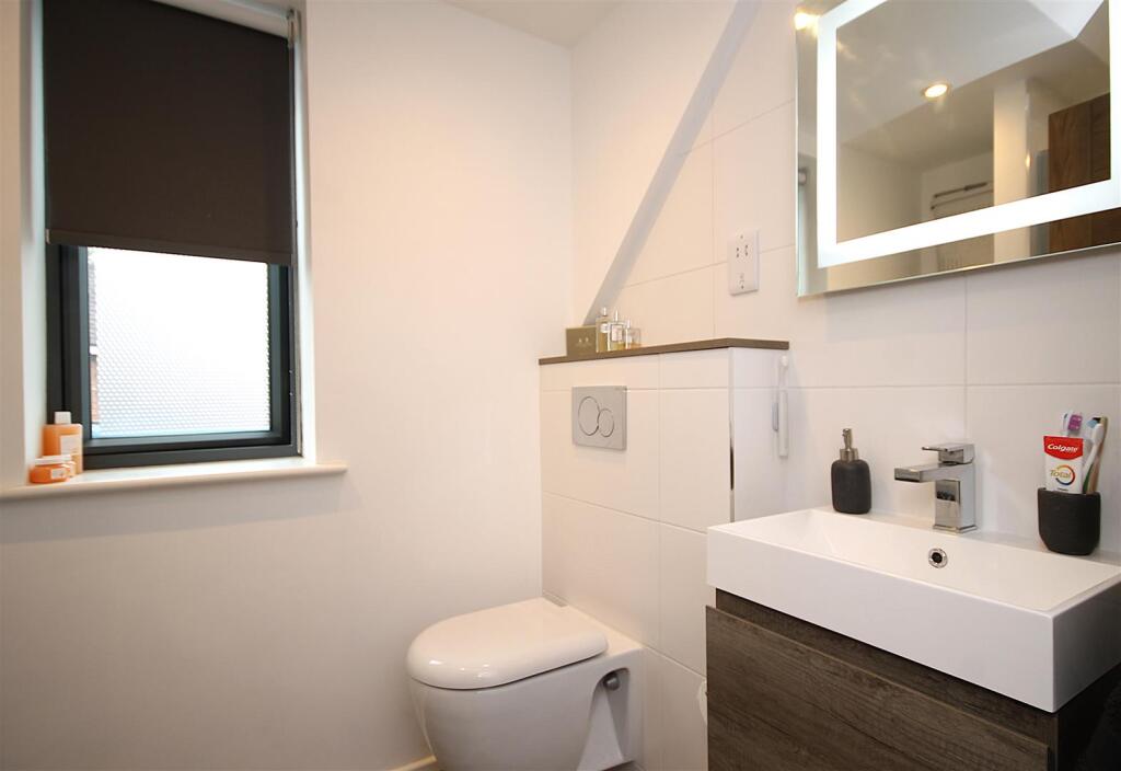Bathroom.JPG