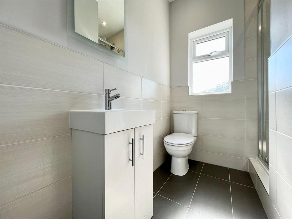 USE shower room (3).jpg