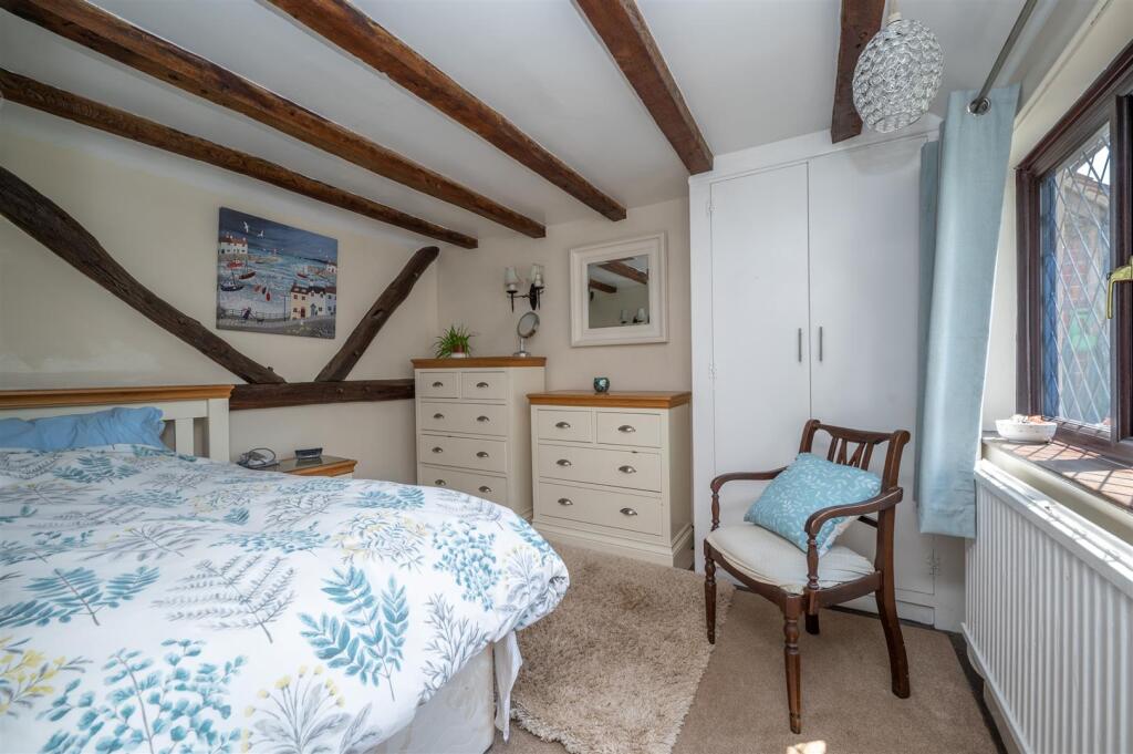 Ground Floor Bedroom (Bed 4)
