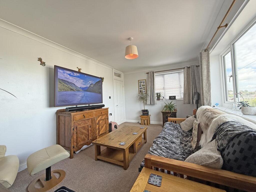 Belle Vue Avenue 9 - Lounge 3.jpg