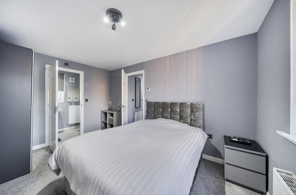 1387089-15-693956...