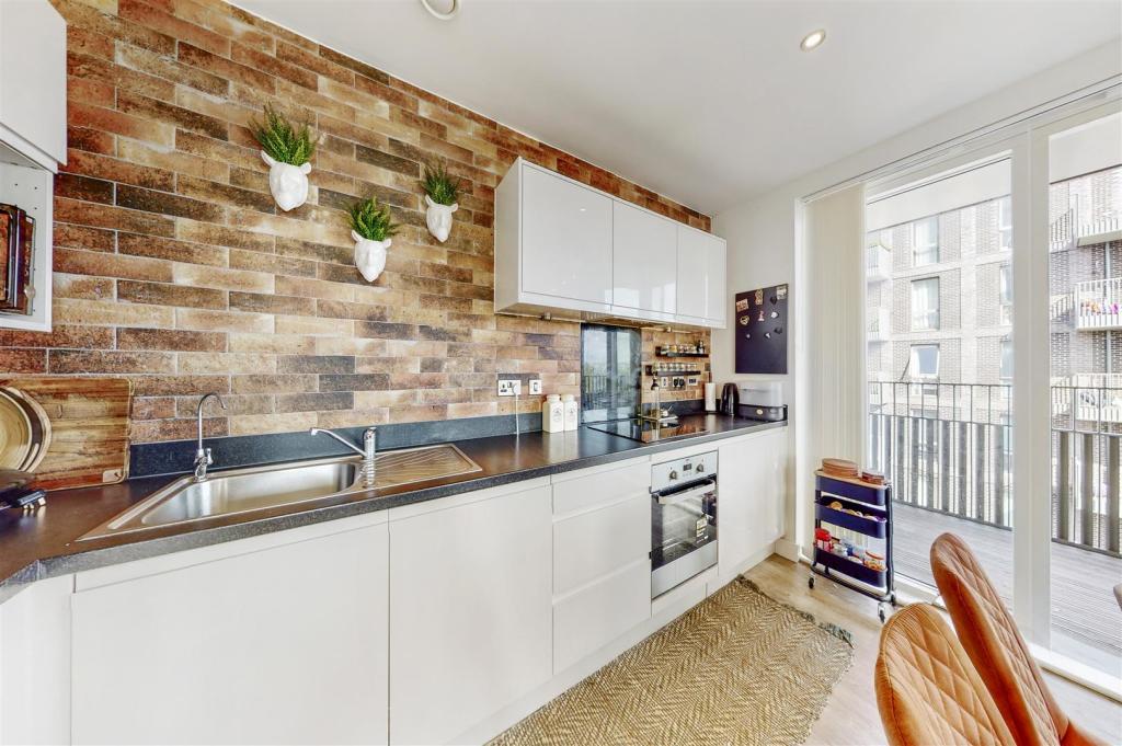 Flat 97, Chesterton House - 4vZ3AmferGAcUco1dmWS.j
