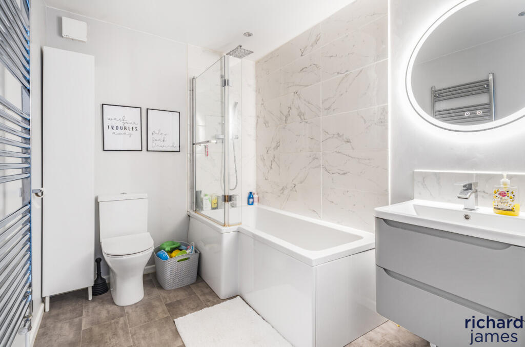 5699eedc-152f-4d8...