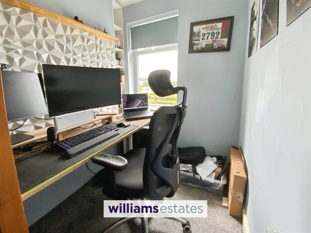 Bedroom Five/Office