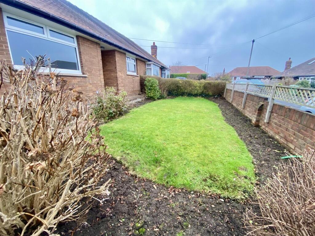 Bramleys Estate Agents - Hepworth Drive - Mirfield