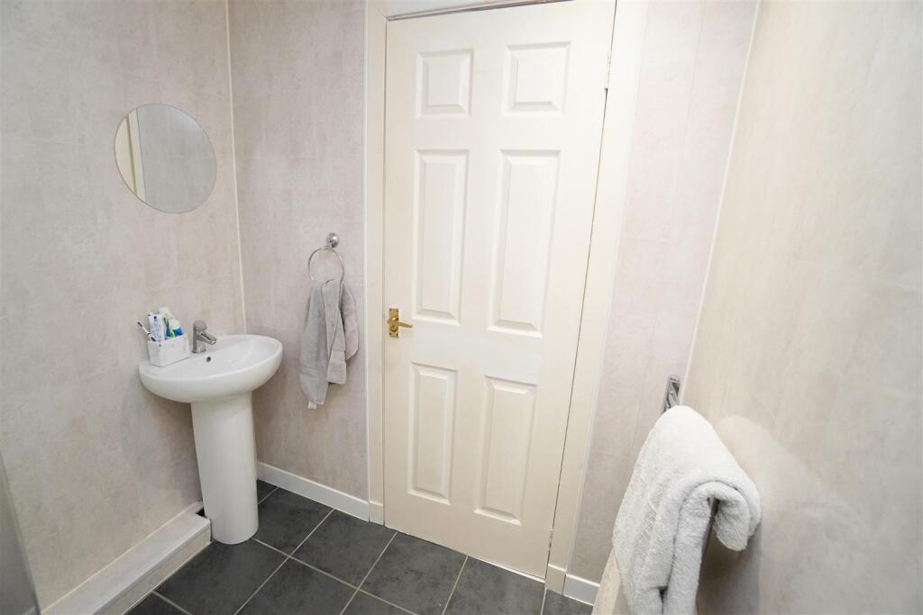 bathroom1.jpg
